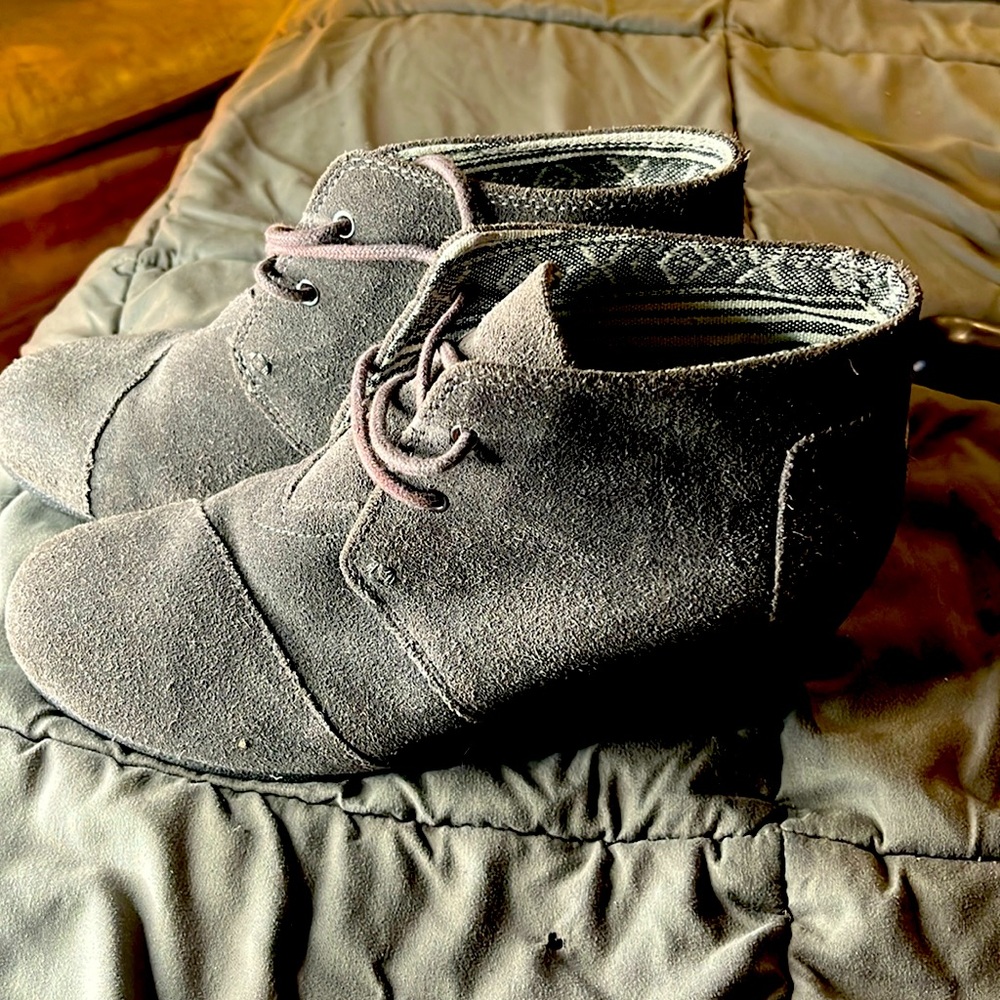 Tom heeled booties